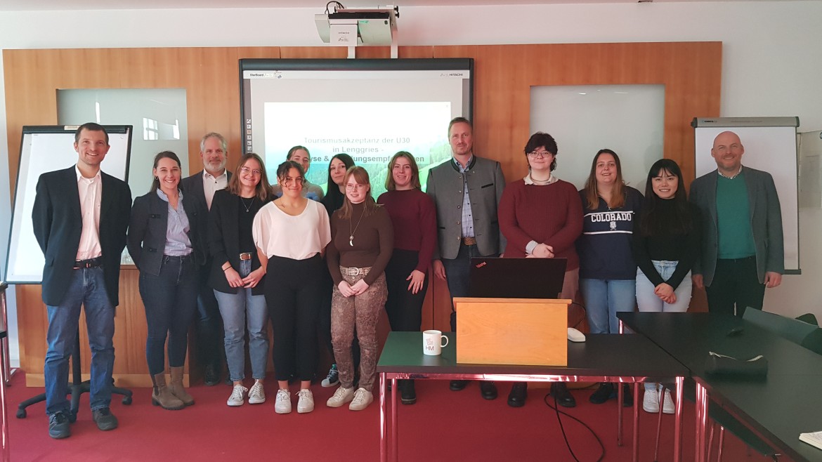Studierende beim Praxisprojekt in Lengries